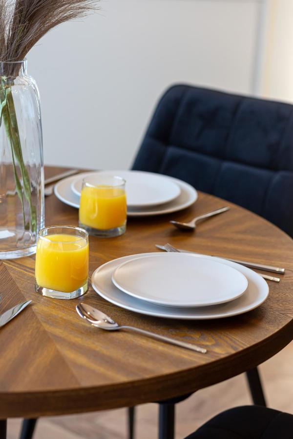 Awangarda Apartment Warsaw Ochota By Renters Prestige Buitenkant foto
